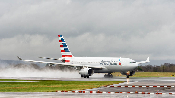 Airbus A330-243 American Airlines